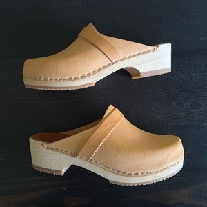 Lotta From Stockholm Elsa Classic Clogs in Natural Leather